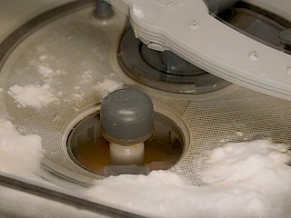 Unclogging kitchen sinks : when and how?